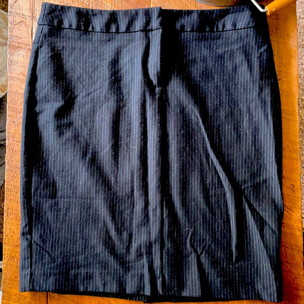 New York and co pinstriped pencil skirt